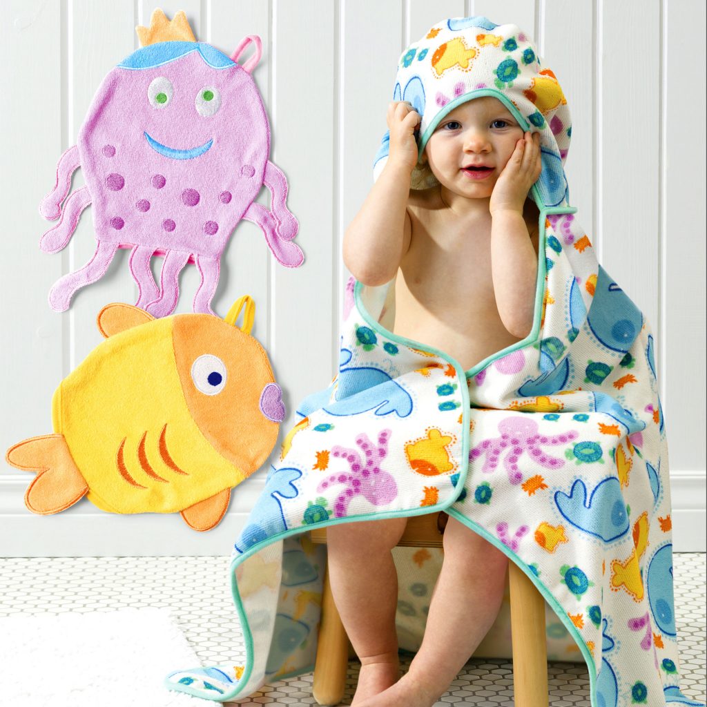 Bright Colorful Ocean Creatures Make Bath-time Fun, 'Marine Life Towel & Mitt Set'