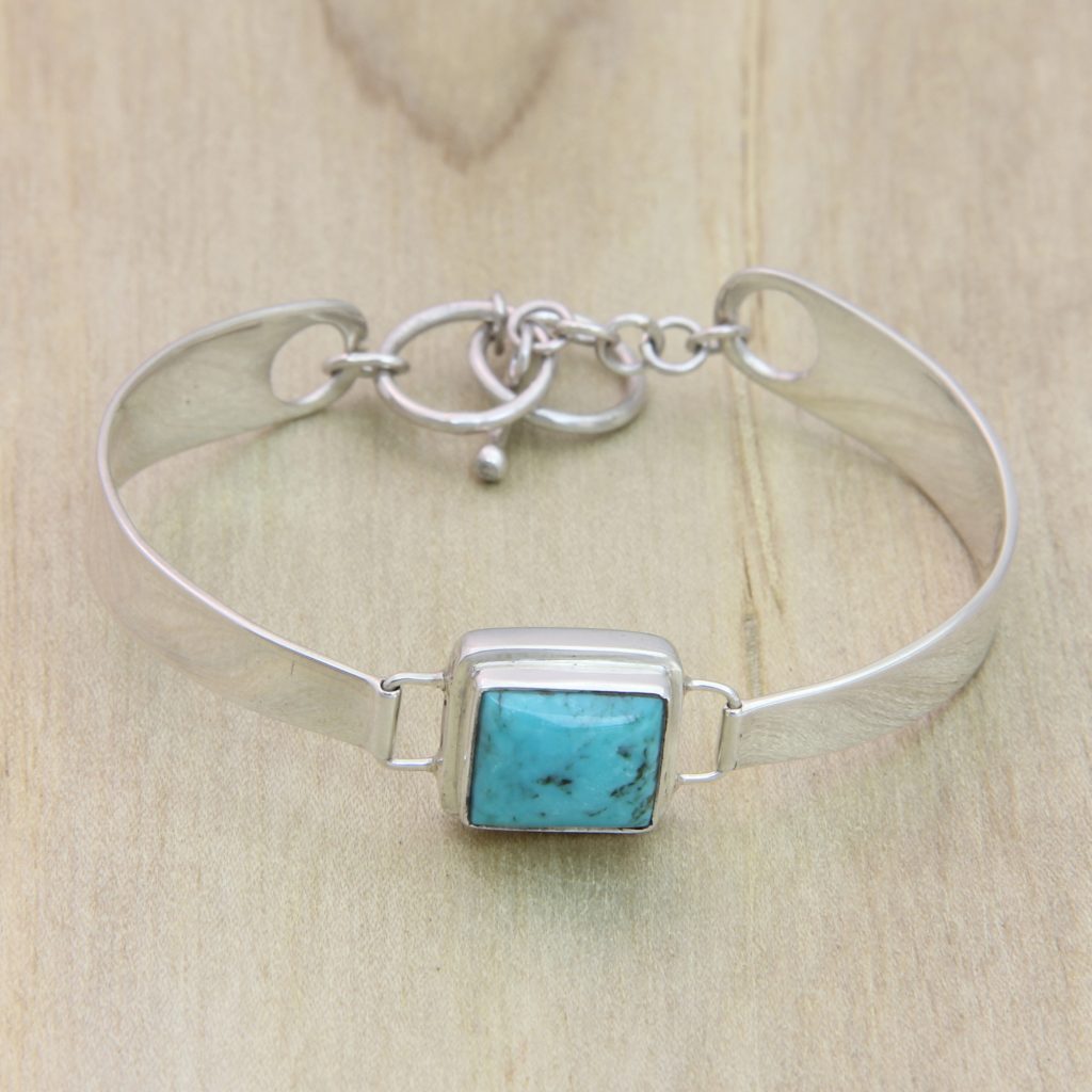 UNICEF Women's Indonesian Silver and Turquoise Bracelet, 'Still Pond' Natural stone