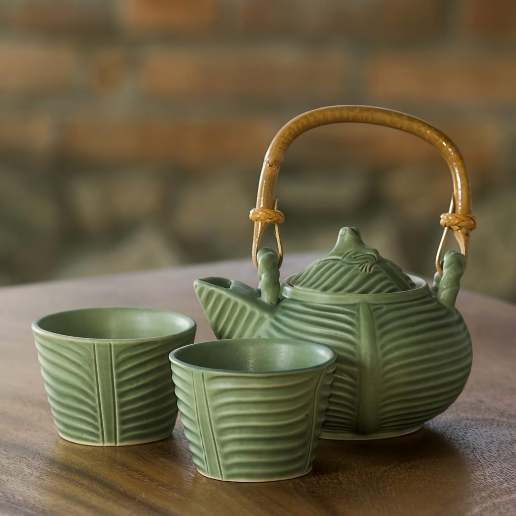 Banana Leaf Frog Tea Set - Finding the Right Gift for Mom